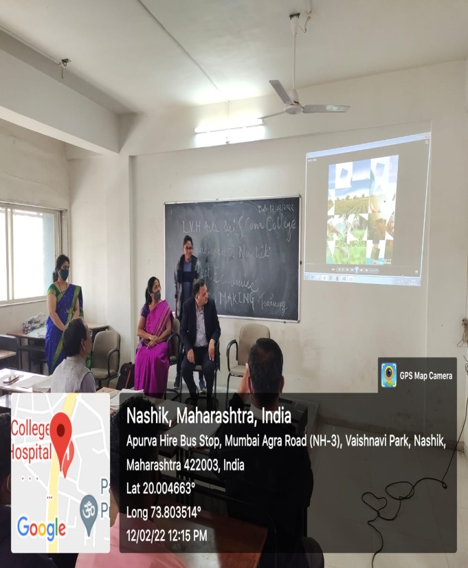 Miss. Mayuri Chordiya, Student of M.A.(II) delivering lecture in ‘Video Making Workshop’