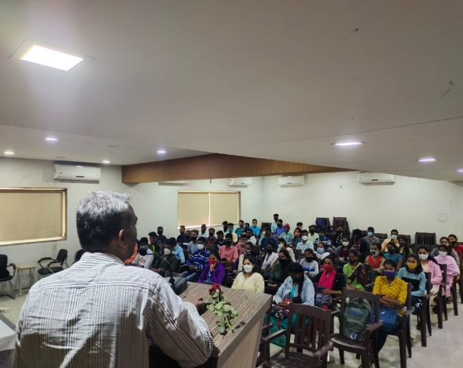 Mr.Vijay Gaikwad, Bank Manager (IT), Bank of Maharashtra delivering lecture on ‘Awareness about Digital Banking’ on the occasion of inauguration of economics association