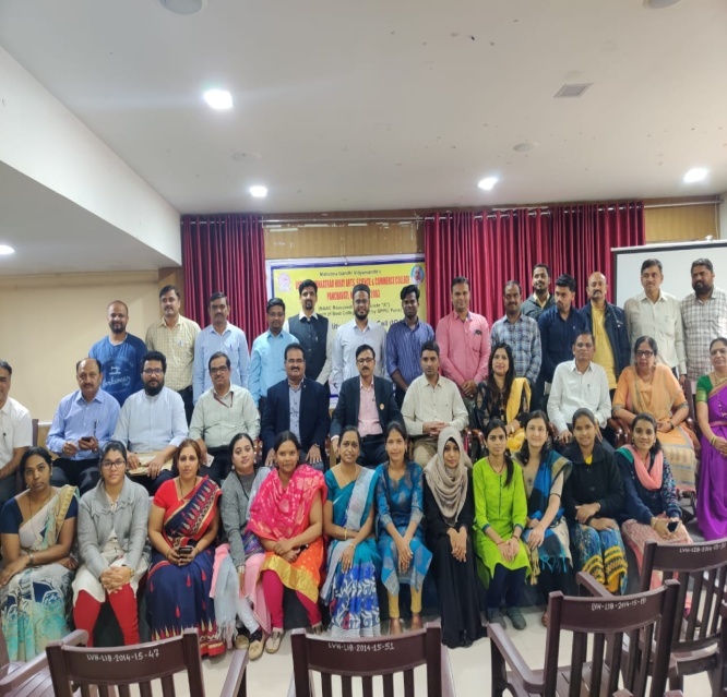 Hon. Principal  Dr. C. G. Dighavkar, Coordinator Dr. U. P. Shinde, Head of the Departments of various departments, Professors  and Participants of Ph.D. Course Work Programme at Valedictory Function  on  23rdJan 2020.