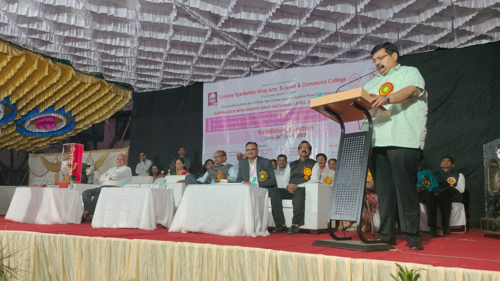 Hon’ble Dr. Aapoorva Prashant Hiray, General Secretary of Mahatma Gandhi
Vidyamandir delivering a presidential address at the valedictory function of 50 th KBH Debate
Competition 2022-23