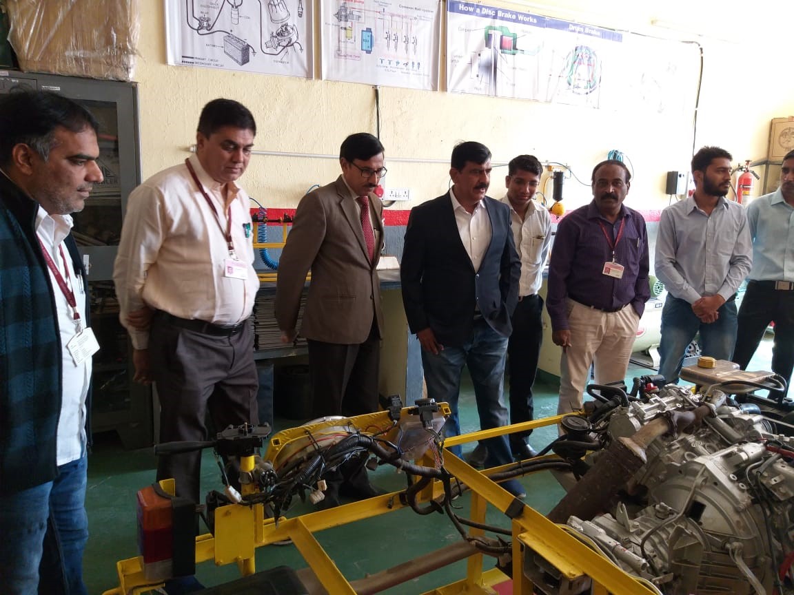 Hon’ble Shri. Bharat D. Kalaskar (Dy. R.T.O) Dy. Regional Transport Office visited
Department of B.Voc Automobile Technology.