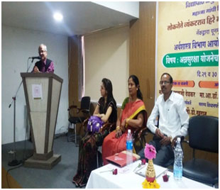 Prof. Rajendra Borase delivering speech as a Resource Person         Prof. Sanjay Chapalgaonkar addressing the audience in the Seminar     
												