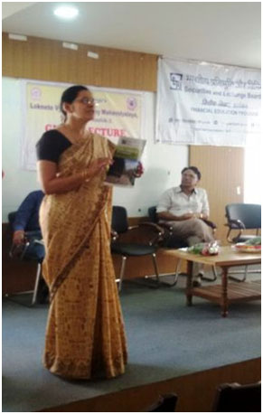 Prof. Sanjay Chapalgaonkar in the concluding of Seminar.Mrs. Prof. Anuradha Nandurkar delivering Lecture on Financial Planning for Young Investors                          
												