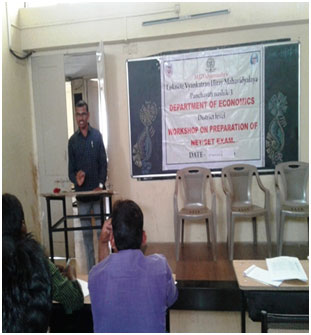 Prof. Sandip Tile Guiding students in the NET/SET Workshop            Mr. Prof. Dr. Sandip Ghegadmal  Guiding students in the NET/SET Workshop
												
												