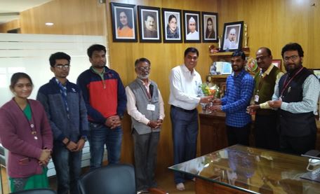 Vice Principal Dr. ArunPatil Felicitated Mr. UmeshPagar for qualifying NET Exam (Geography) with faculty incharge Dr. NanduPawar, Head Dr. P. Y.Vyalij, Mr. GovindDeshmukh (OS), Prof. Dhatrak, Ghate, Date etc. 
										